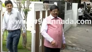 ಬೀದರ್: ಜನಿವಾರ ಧರಿಸಿದ್ದಕ್ಕೆ ಸಿಈಟಿ ಬರೆಯಲು ವಿದ್ಯಾರ್ಥಿಗೆ ನಿರಾಕರಣೆ, ನ್ಯಾಯ ಕೇಳುತ್ತಿರುವ ಯುವಕನ ಅಮ್ಮ